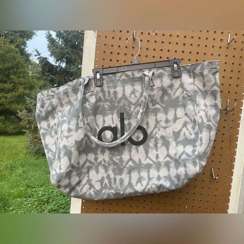 Alo yoga oversized tote bag